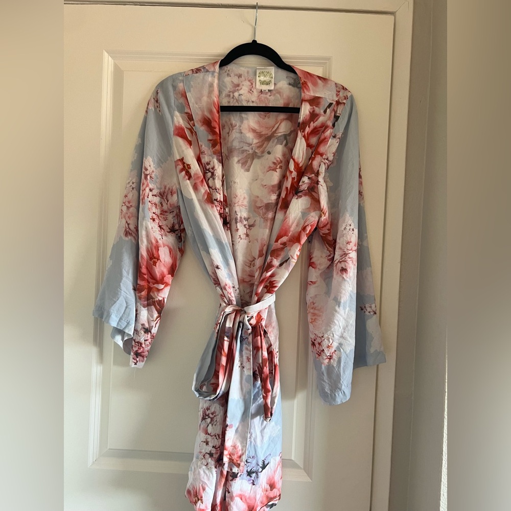 Plum Pretty Sugar Blue and Pink Floral Robe